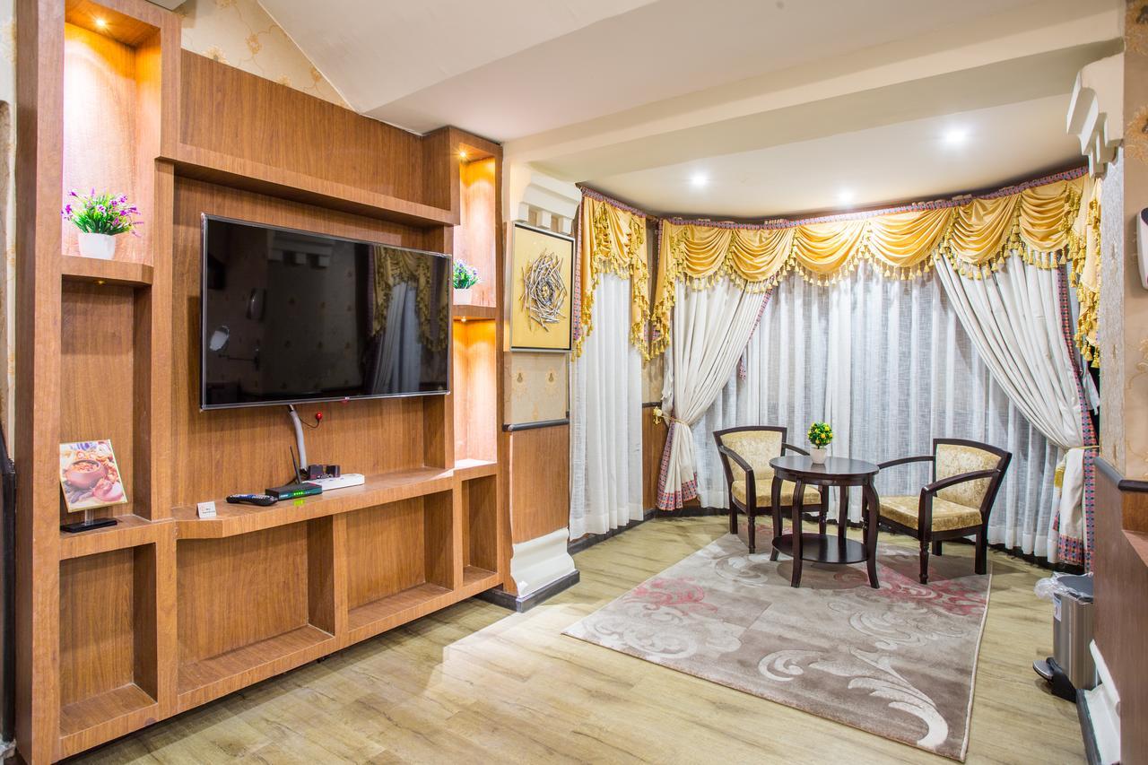 Royal Empire Boutique Hotel Kathmandu Exterior photo