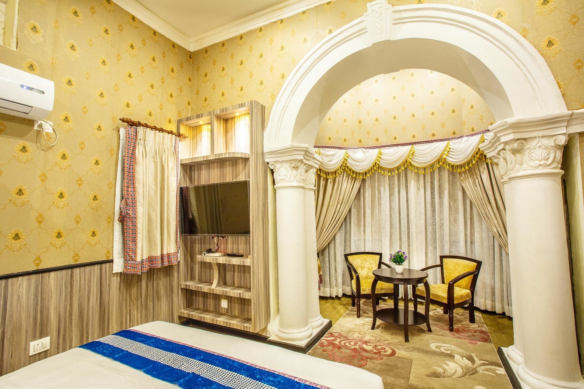 Royal Empire Boutique Hotel Kathmandu Exterior photo